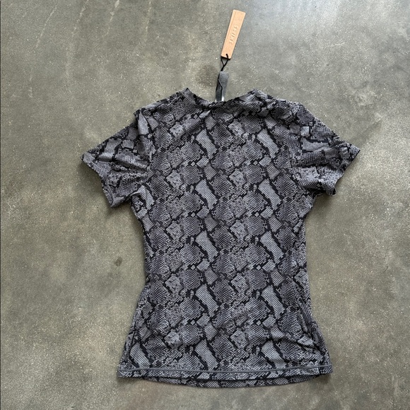 Skims Snake Print T-Shirt - Picture 6 of 7